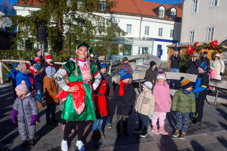 praznični sejem in prihod dedka mraza (9)
